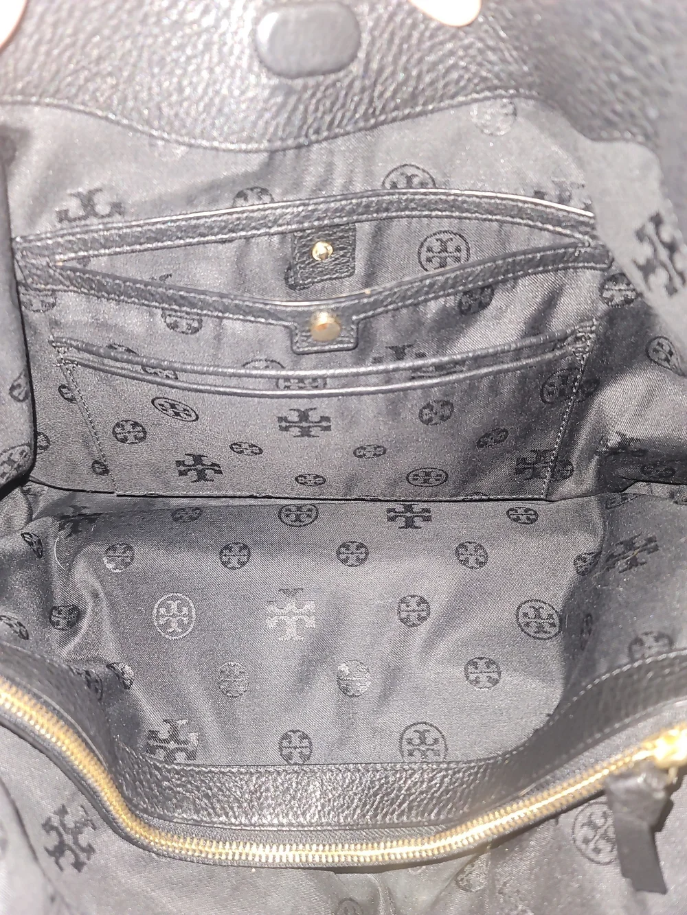 Tory Burch Bombe T East West Black Pebbled Leather Tote in EUC